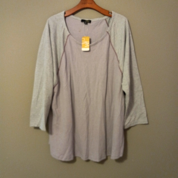 Suzanne Betro Tops - Suzanne Betro 4X Baseball Style Waffle Thermal Top Striped Sleeves in Beige